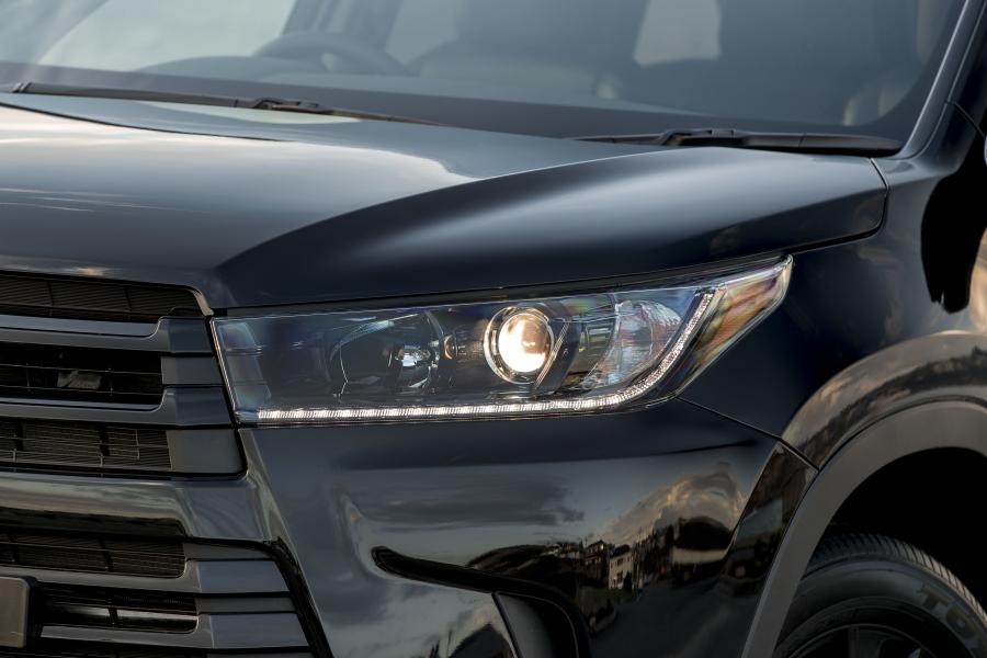 Детали экстерьера Toyota Kluger Black Edition (XU50) 2019 года  (фото 4 из 6)
